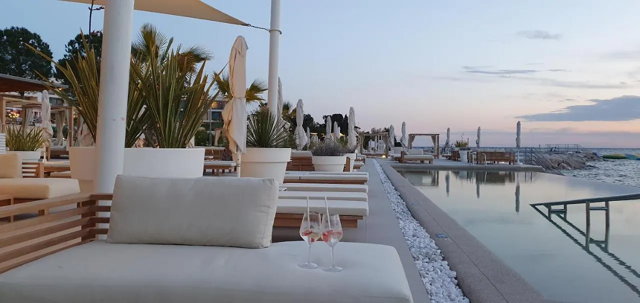New!!! New Riva Luxury One - With Sunny Terrace & Big Garden Apartment Porec