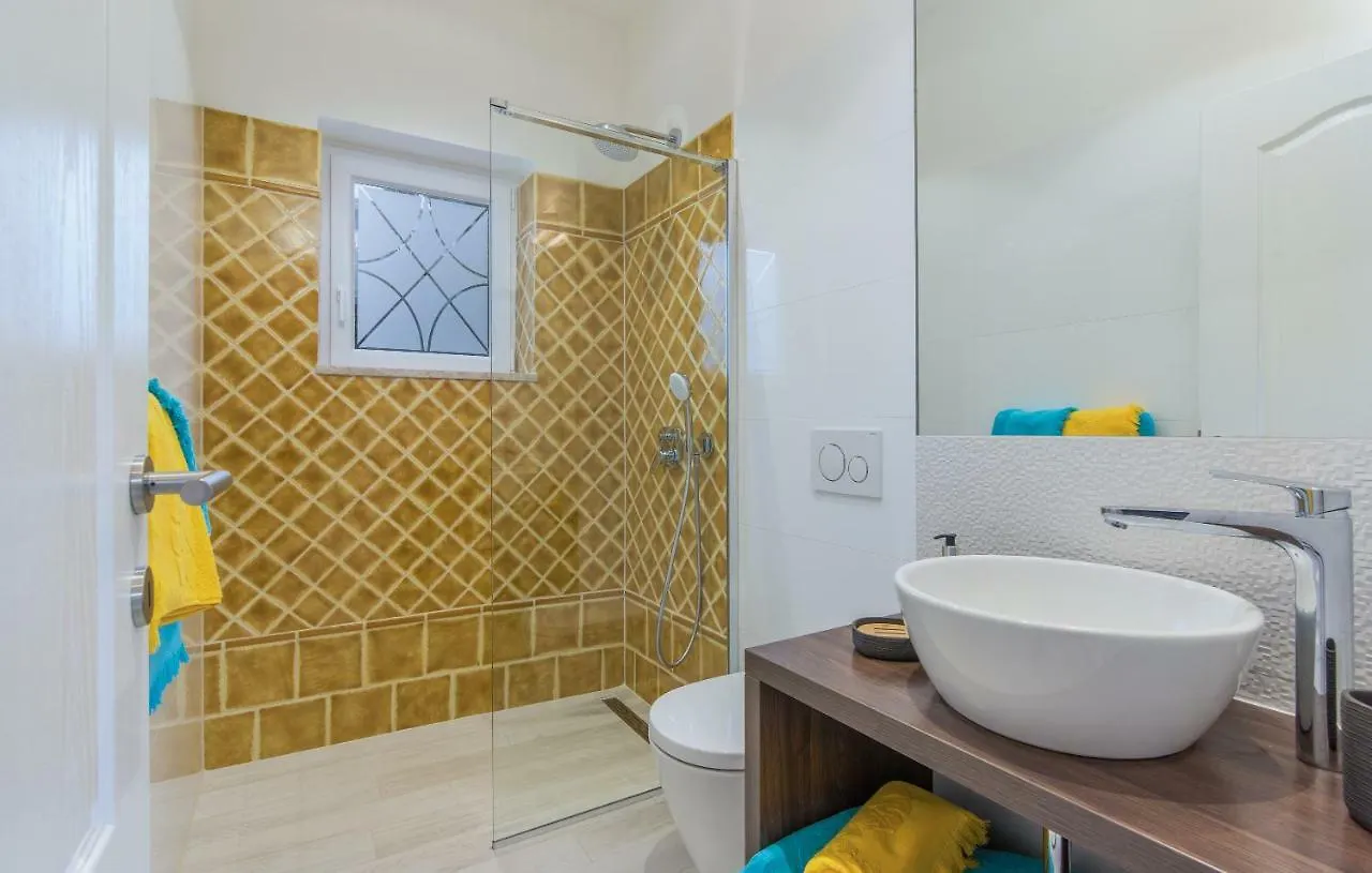 New!!! New Riva Luxury One - With Sunny Terrace & Big Garden Apartment Porec